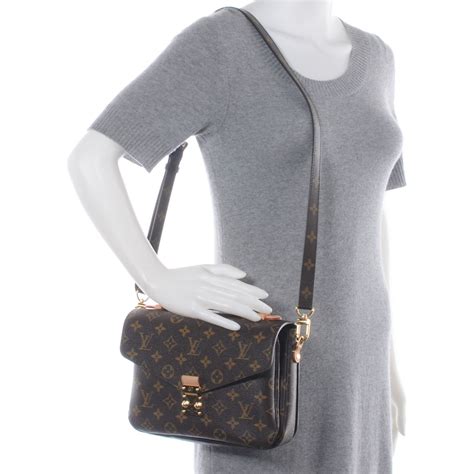 louis vuitton pochette accessoires monogram shoulder bag mini handbag|louis vuitton pochette metis fashionphile.